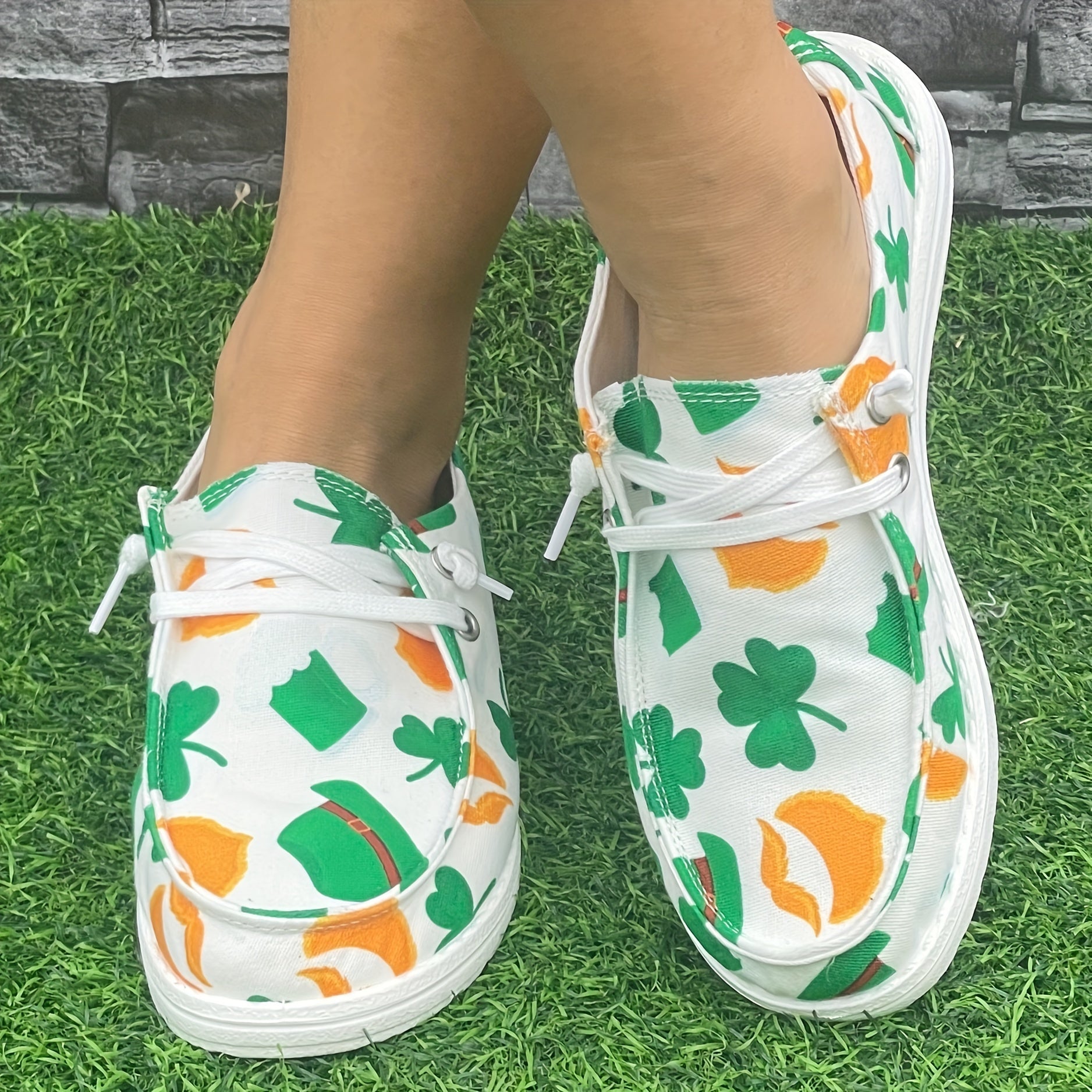 Women's Colorful Clover & Hat Flat Skate Shoes Lightweight Walking Shoes