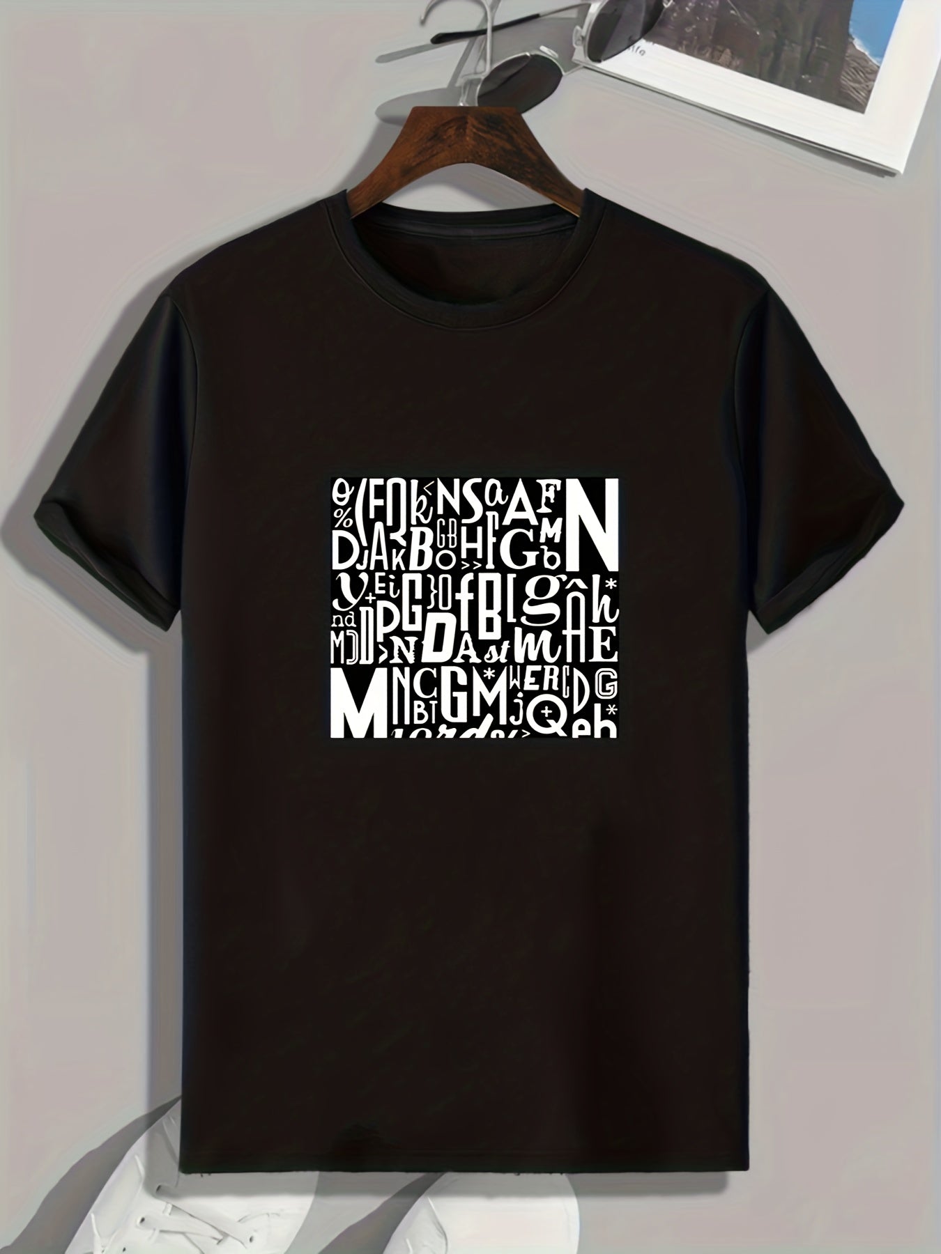Letter Pattern Print Men's Sports T-shirt - Comfy and Stylish