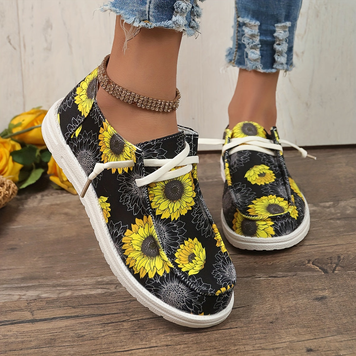 Women's Sunflower Pattern Round Toe Canvas Slip-On Walking Shoes