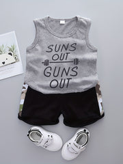 2pcs Boys SUNS OUT Print Tank Top & Camo Shorts Set Kids Summer Clothes