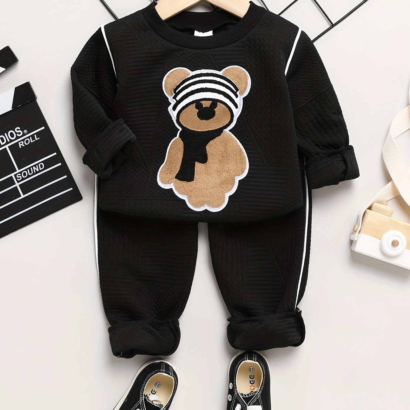 Boys Bear Print Knit Pants Suit for Spring and Autumn