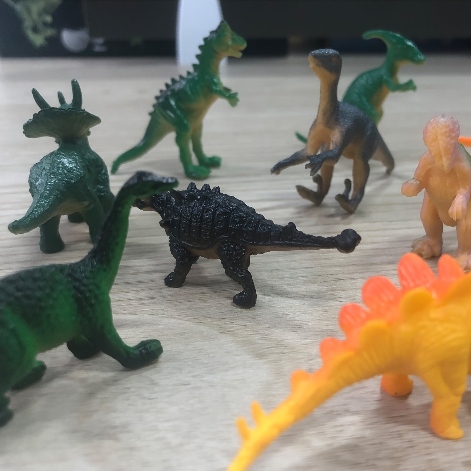 12pc Realistic Dinosaur Toy Set T Rex Triceratops Brachiosaurus Veloci