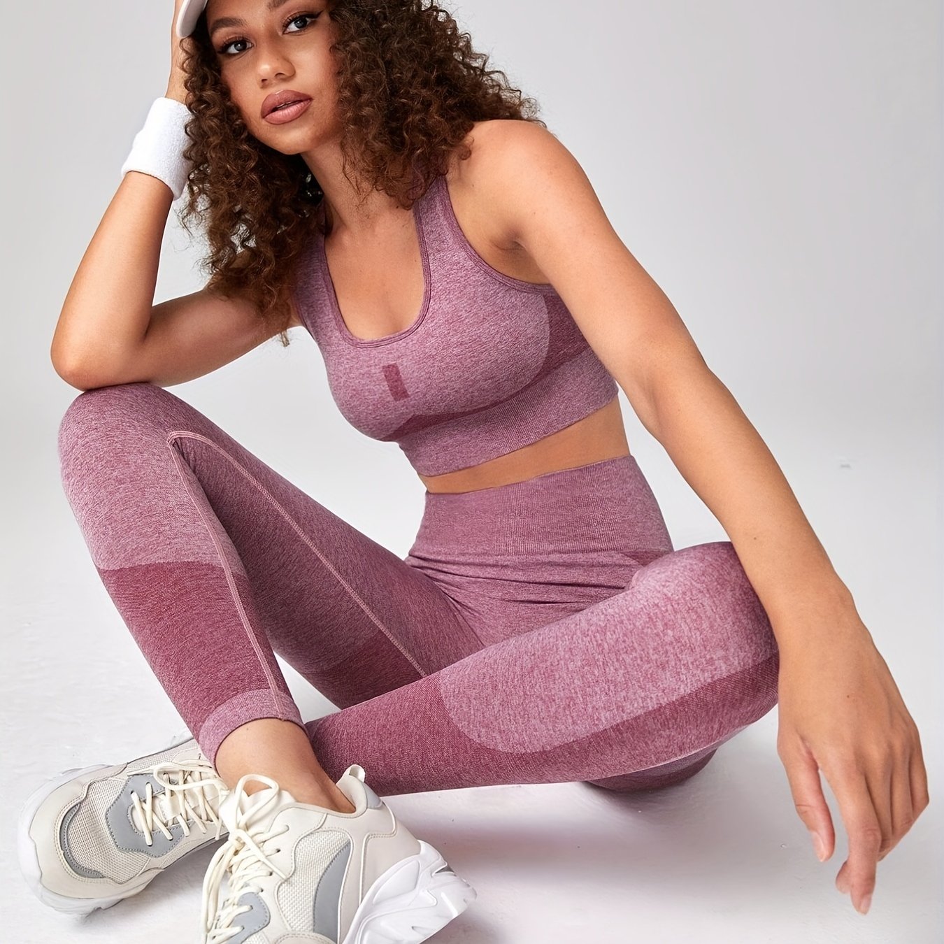 Women's Seamless Yoga Fitness Set Sleeveless Cropped Top & Leggings