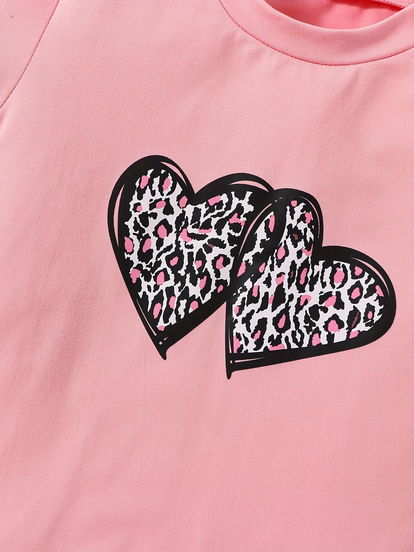 Girl's Leopard Heart T-shirt & Camo Shorts Set for Summer