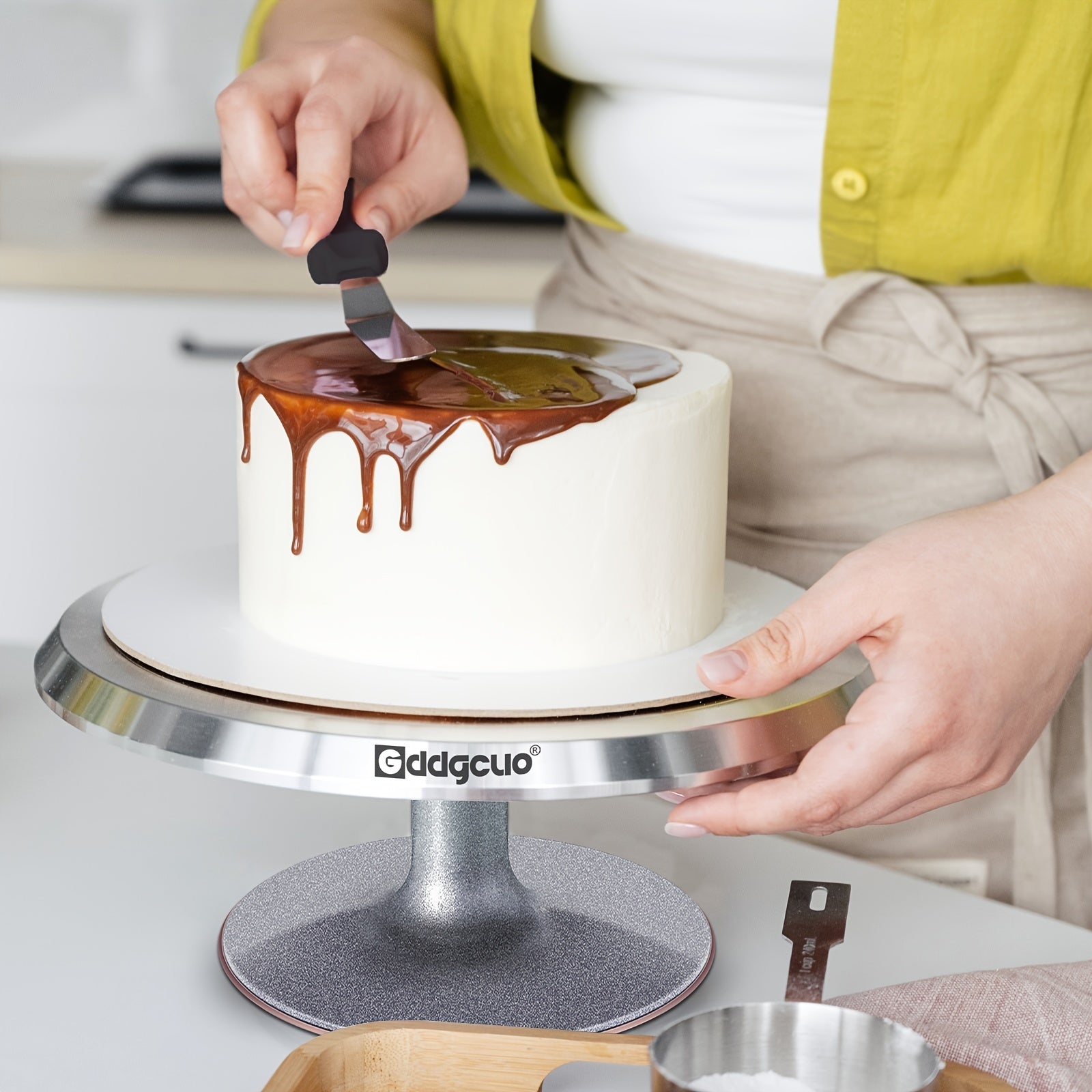 12 Inch Aluminum Revolving Cake Decorating Stand