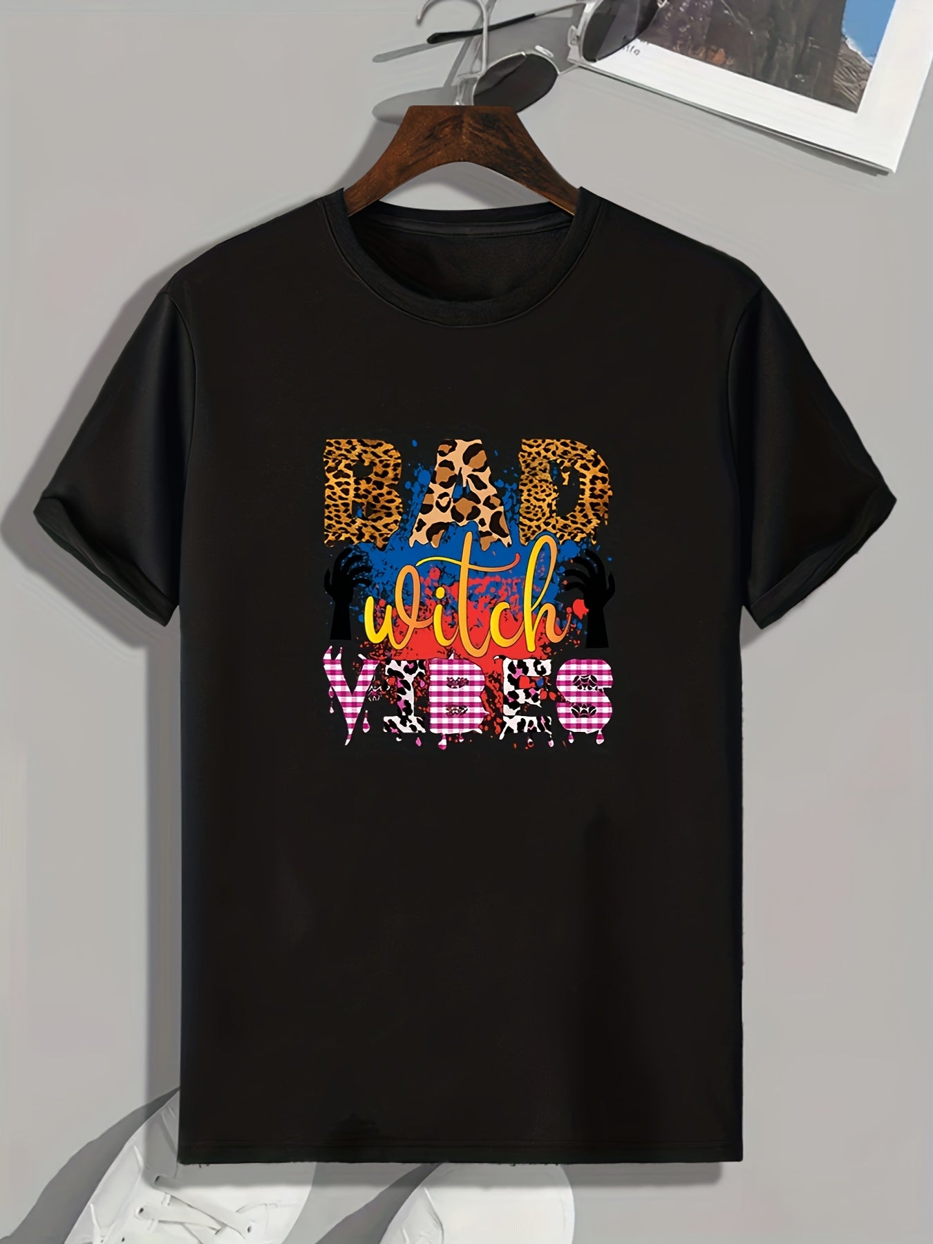 BAD WITCH VIBES Men's Graphic Tee Fitness T-shirt