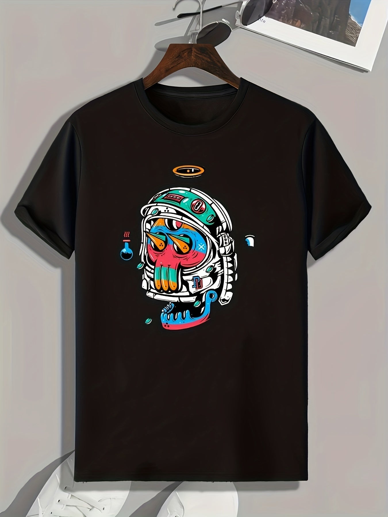 Cartoon Print Men's Graphic T-shirt for Summer