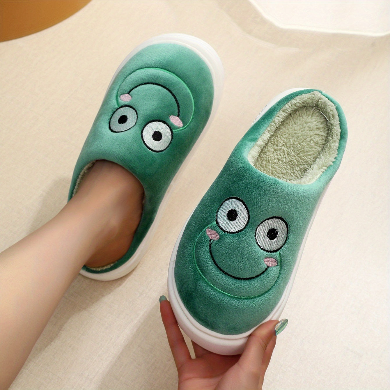 Women's Frog Embroidery Slippers Warm Indoor Shoes