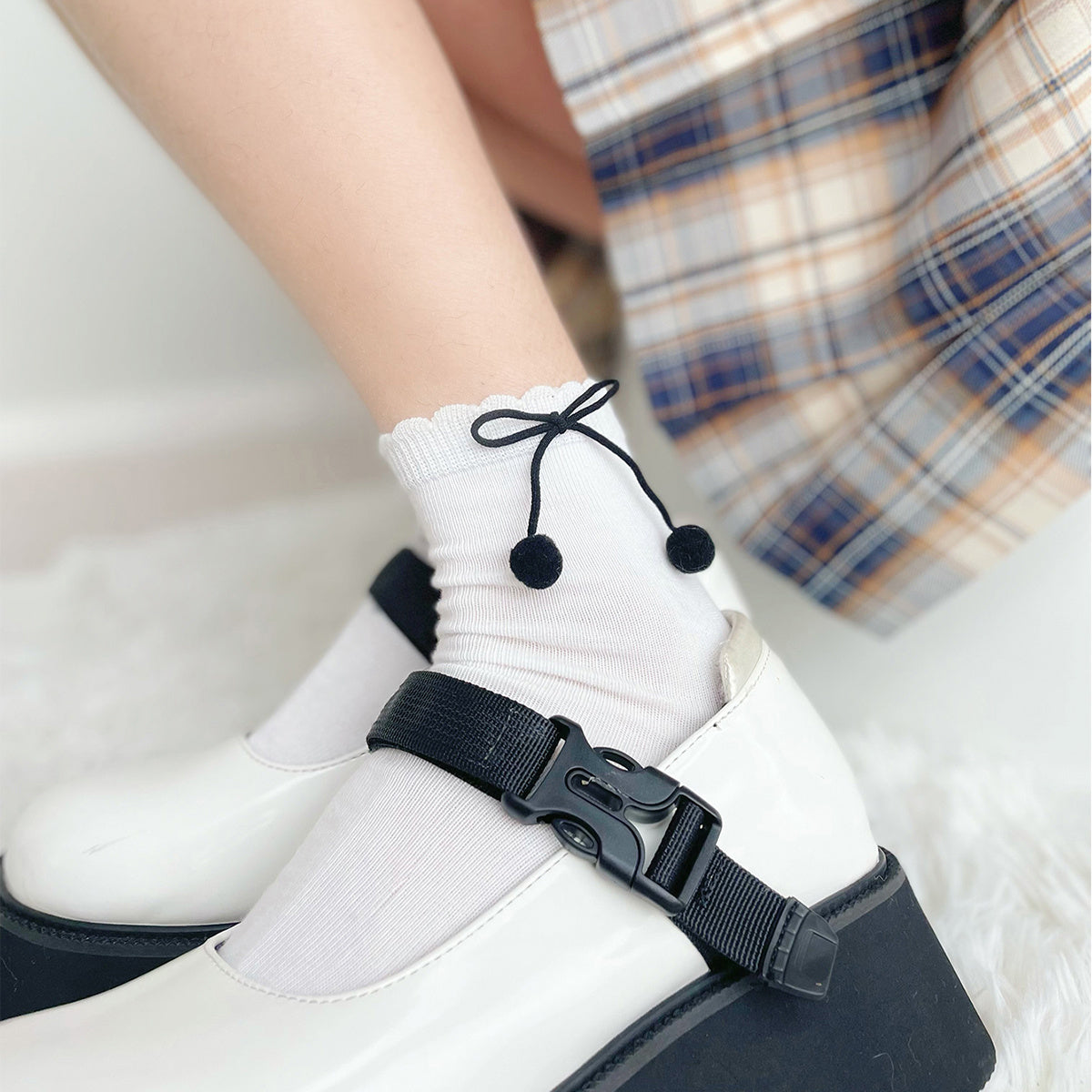 Women's Cherry Side Crew Socks