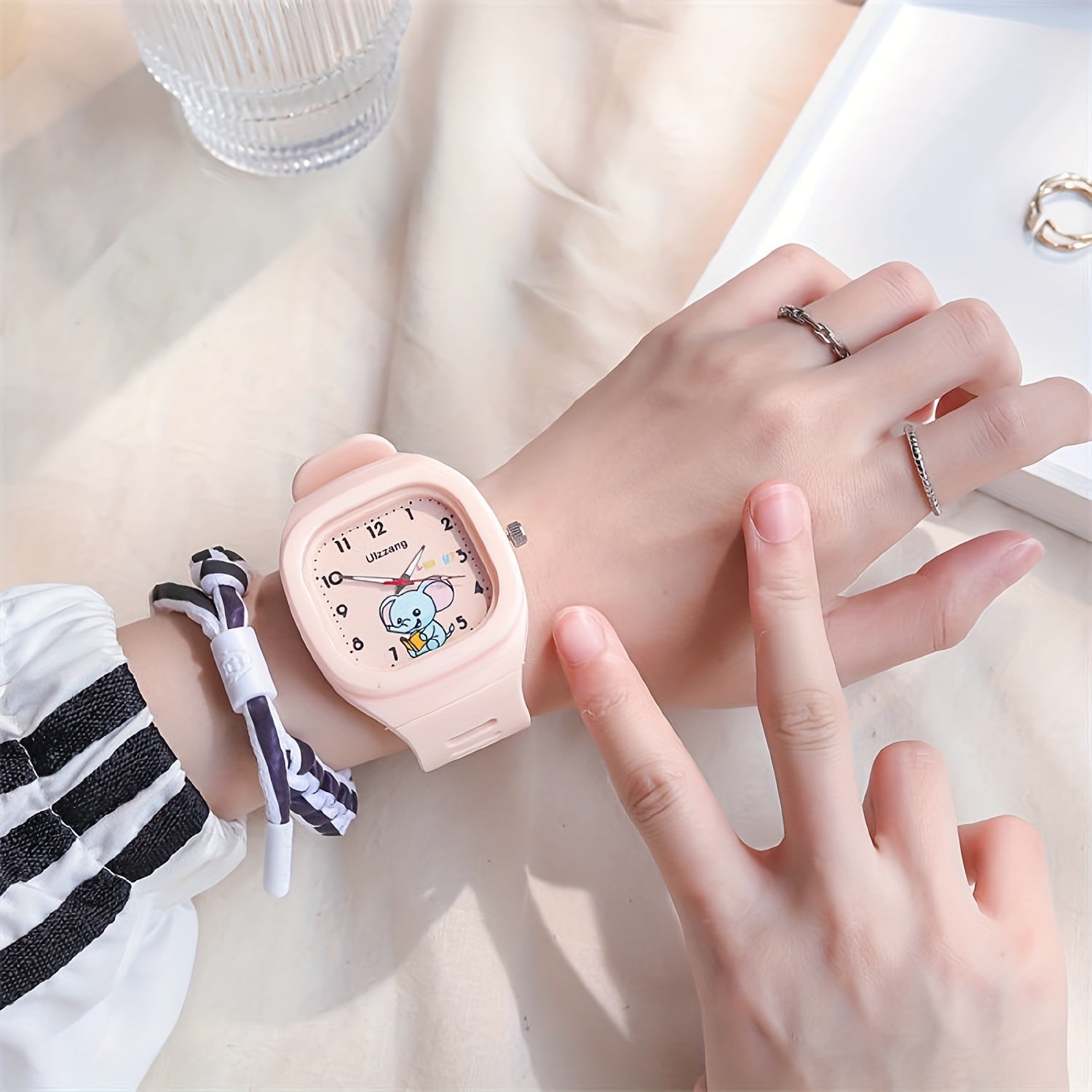 SB68 Quartz Watch Cartoon Pattern Silicone Strap Multicolor