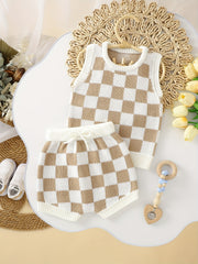 2pcs Baby Girls Checkerboard Knit Vest & Shorts Set