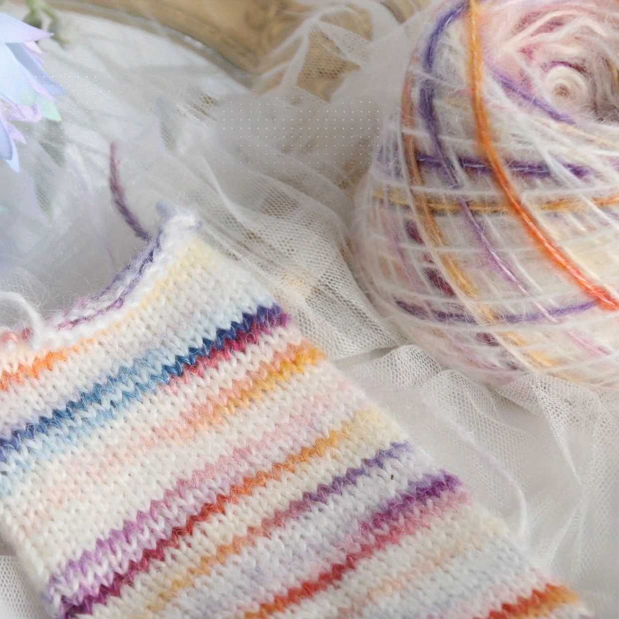 Ball of Colorful Streamer Jet Wool Yarn Dot Mohair for DIY Hand Woven Clothes
