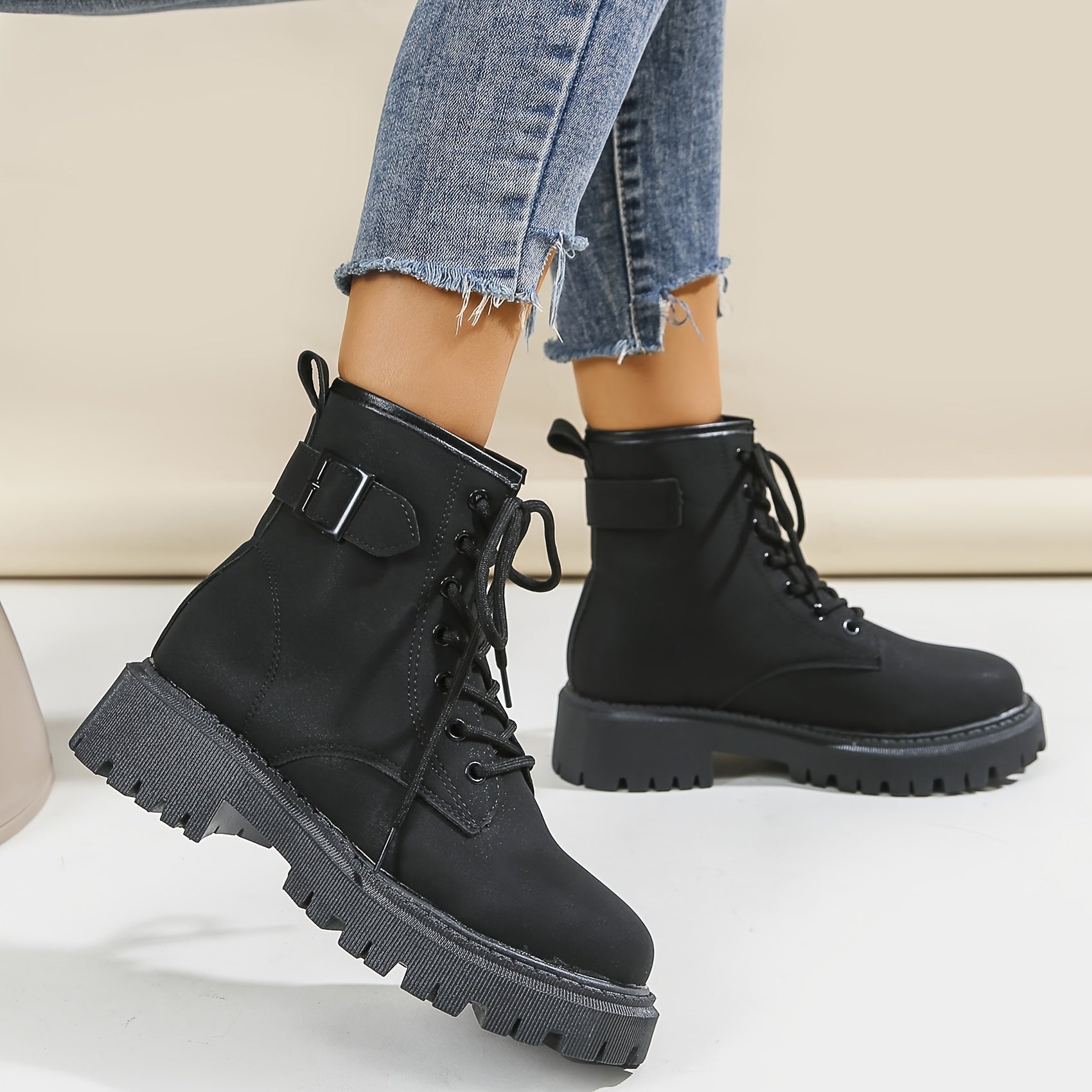 Women's Platform Ankle Combat Boots Lace Up Metal Buckle Round Toe Short Boots