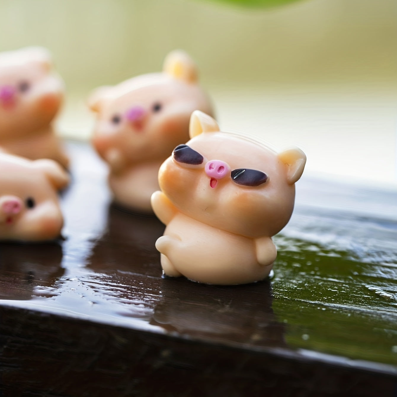 4pcs Resin Pig Ornaments DIY Tree Yard Decoration Holiday Supplies