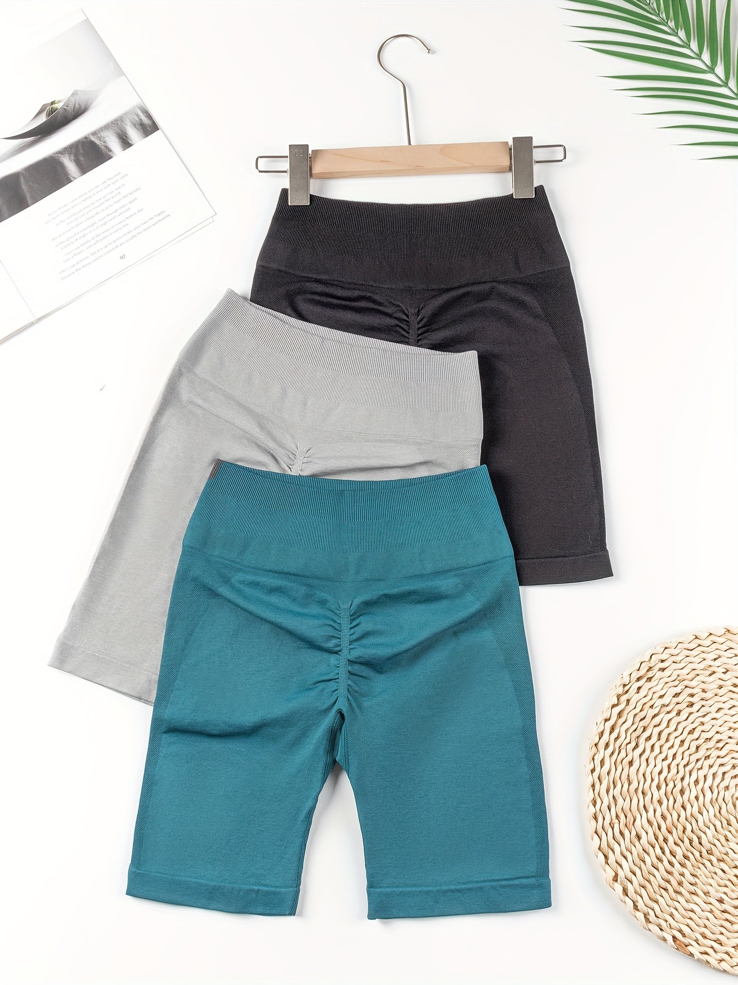 Women's Seamless Knit Yoga Shorts - Comfortable and Breathable Activewear