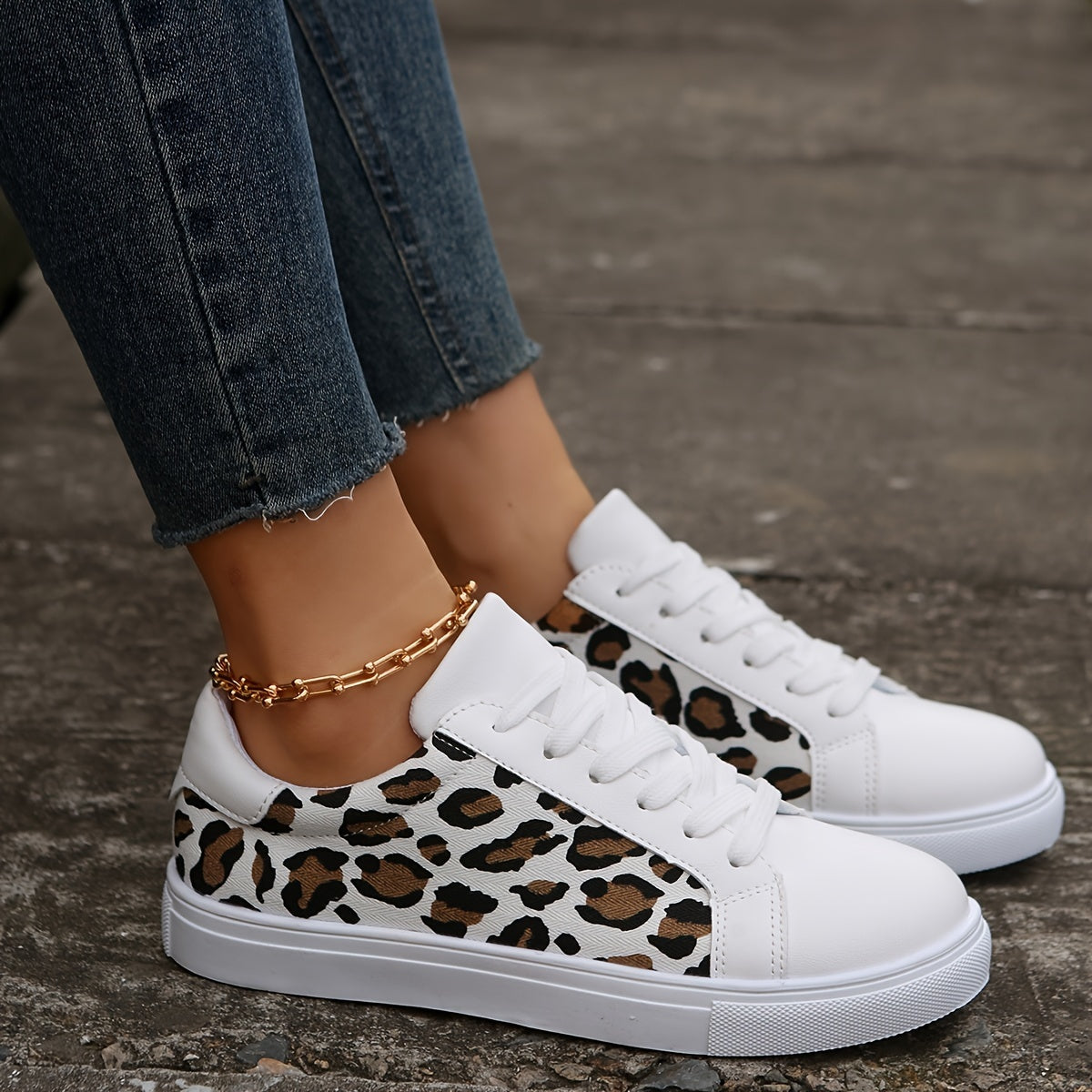 Leopard Print Faux Leather Non Slip Skate Shoes Flat Comfortable Wear Resistance