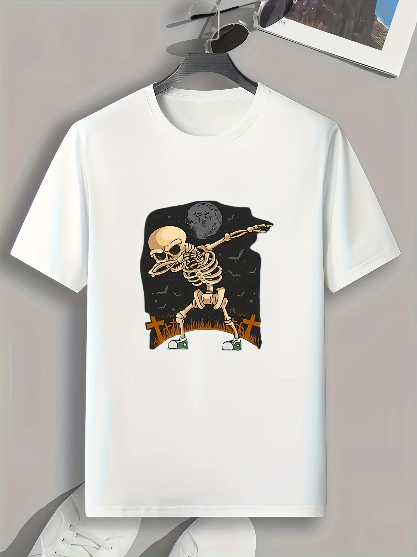 Skeleton Print Men's Graphic T-shirt for Summer