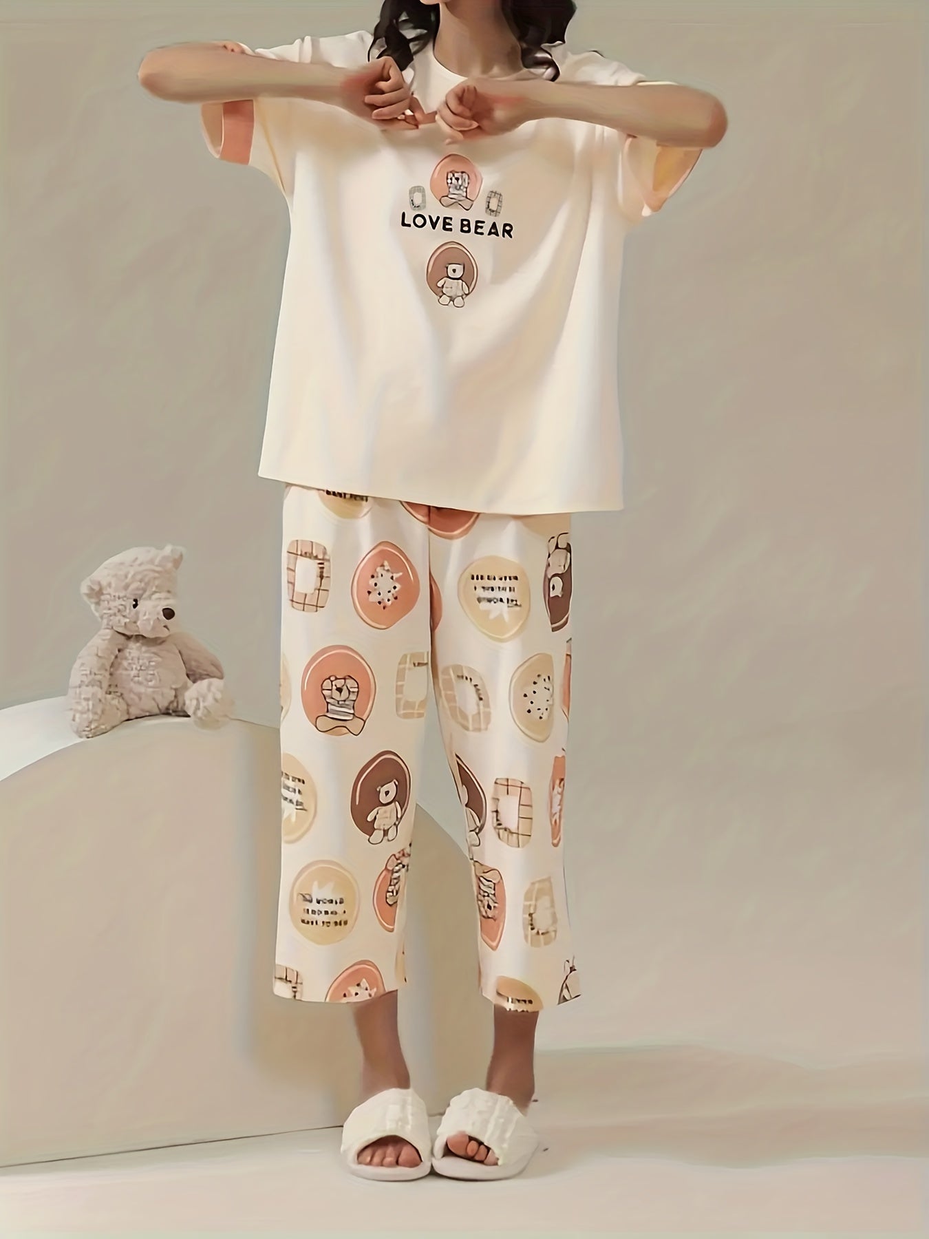 Bear Print Pajama Set Short Sleeve Top & Capris Pants