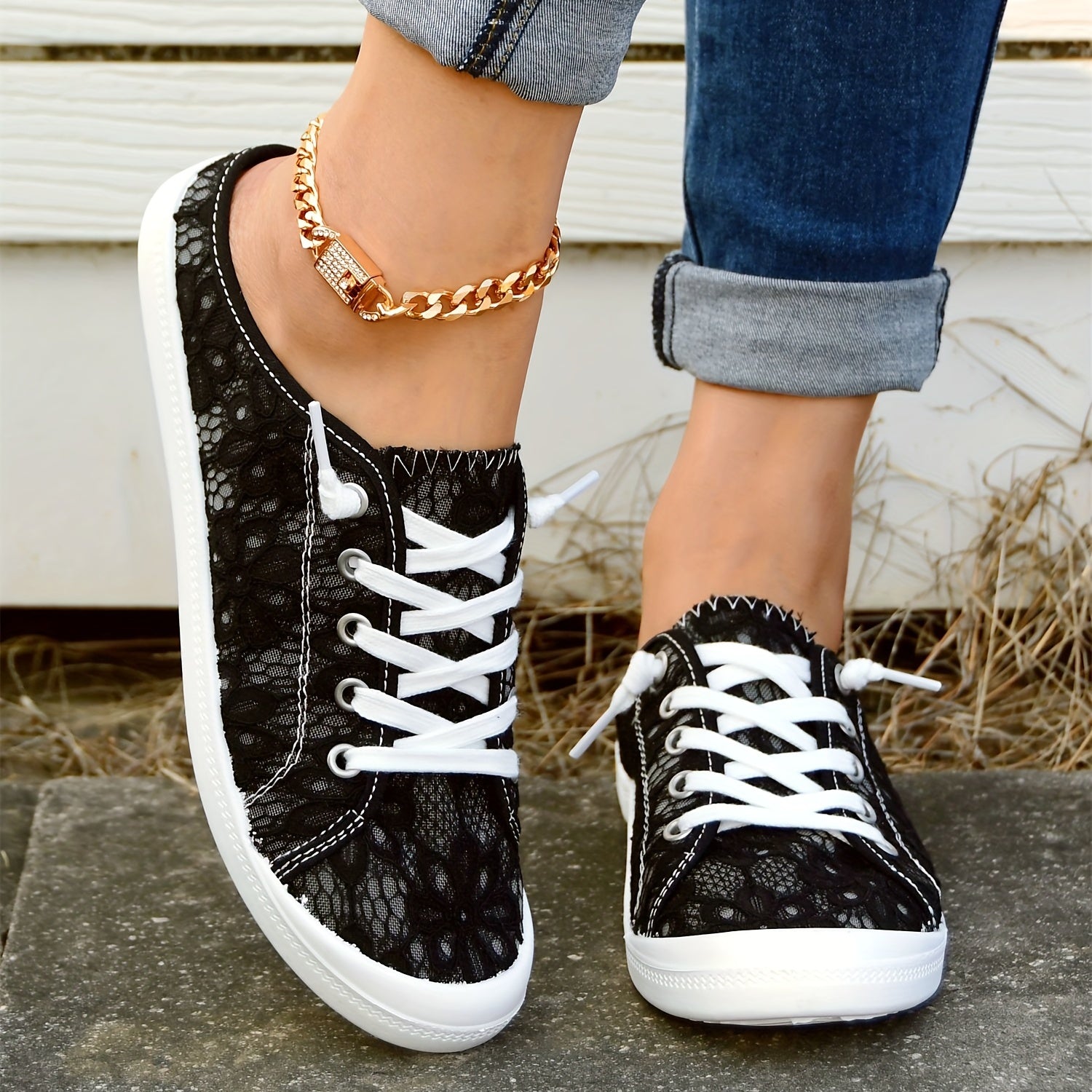 Women's Lace Canvas Shoes Round Toe Low Top