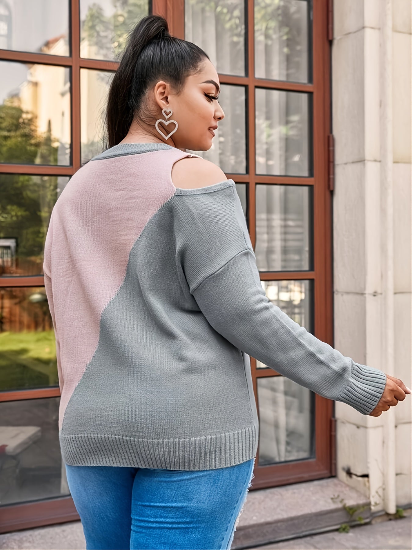 Colorblock Cut Out Pullover Sweater
