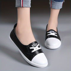 Women's Lightweight Low Top Lace Up Sneakers