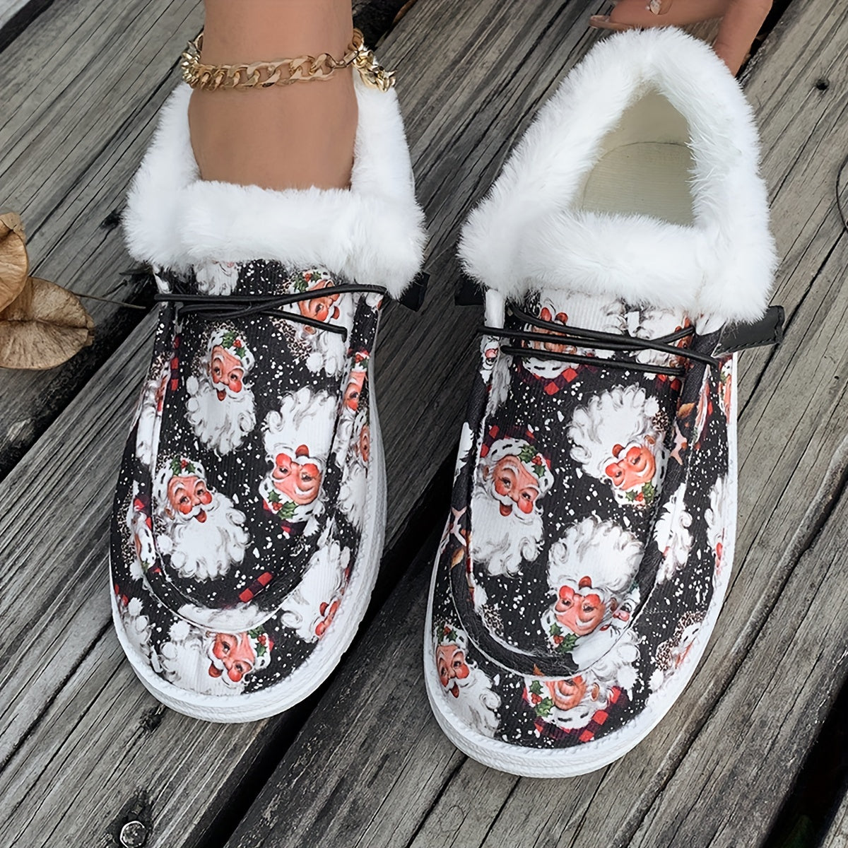 Christmas Santa Print Flat Non Slip Skate Shoes