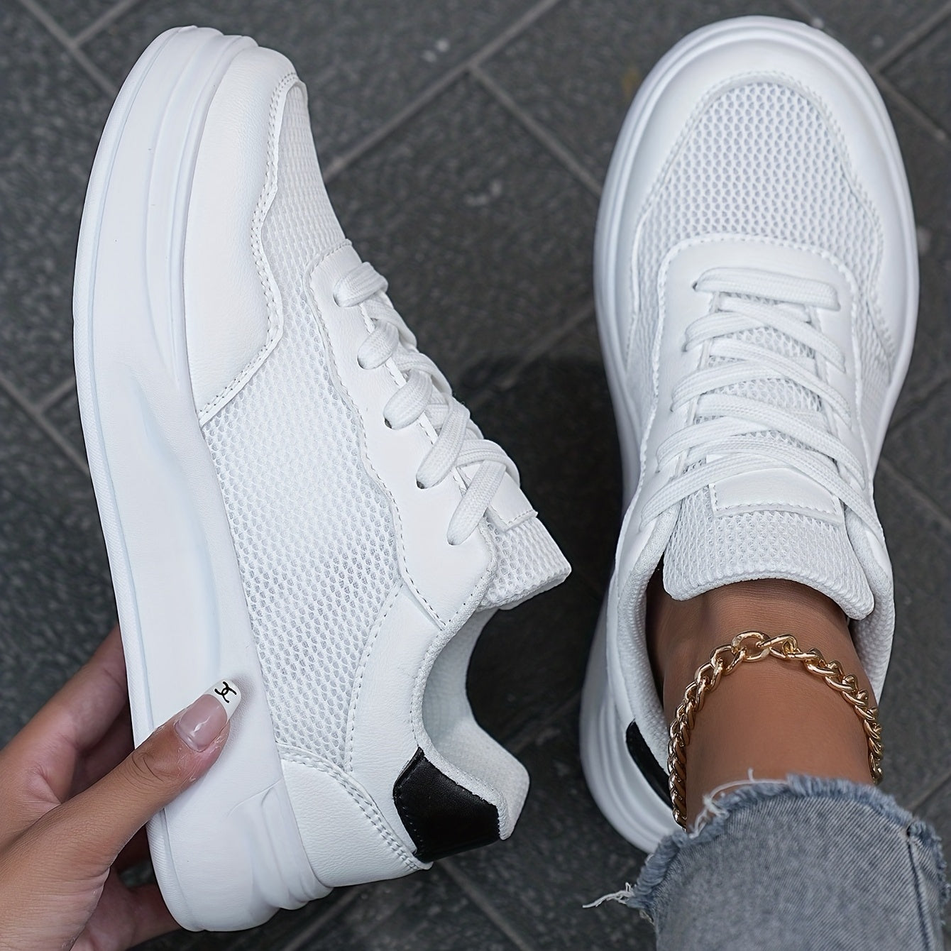 Breathable Mesh Skate Shoes Women's Low Top Sneakers