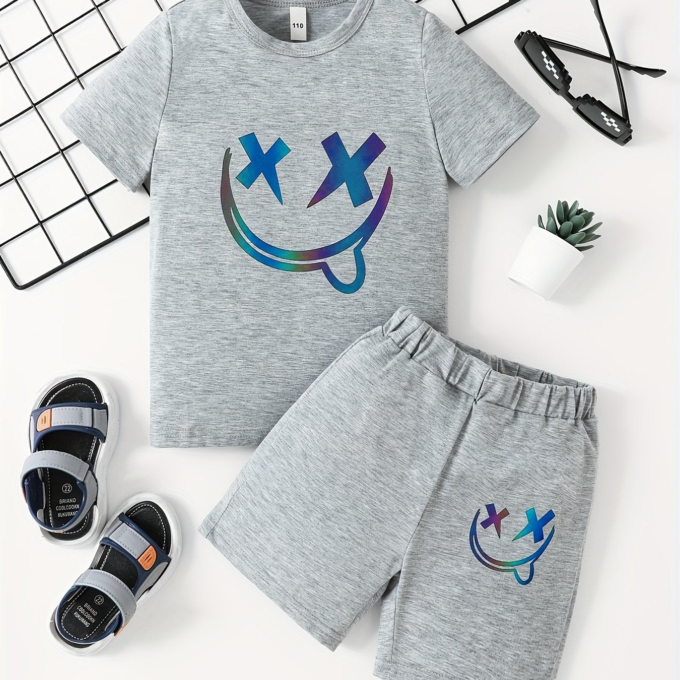 2pcs Boys Smiley Face Print Tee & Shorts Set Kids Summer Outfit