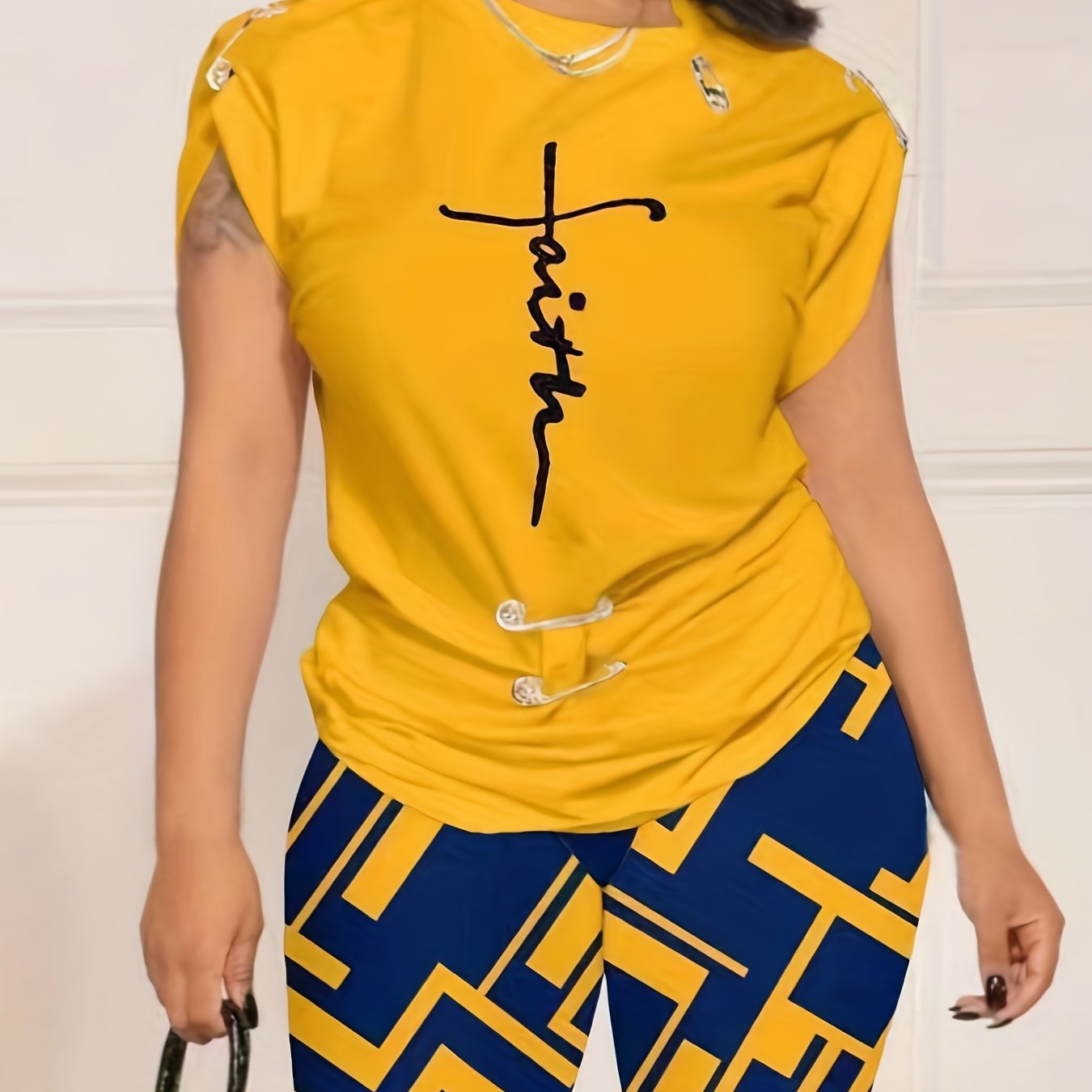 Women's Plus Cross Print Top & Geometric Print Shorts Outfit