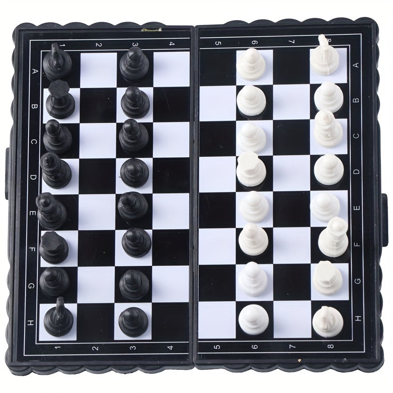Portable Folding Plastic Chess Toy Chess Game For Family Gathering