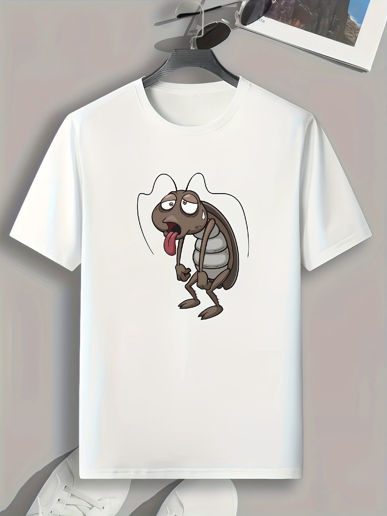Tired Cockroach Print Men's Sports T-shirt