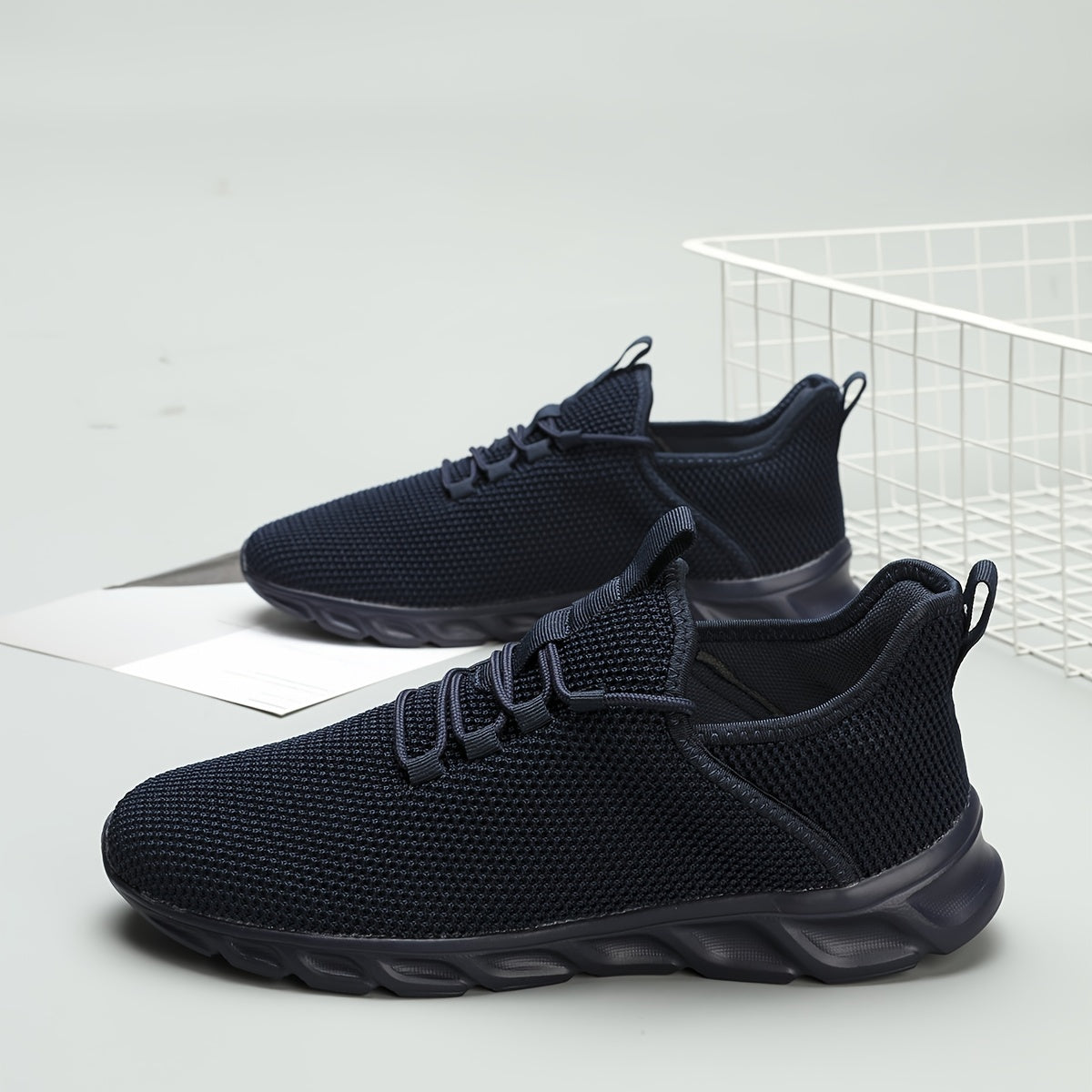 Men's Lightweight Running Shoes Breathable Outdoor Sneakers