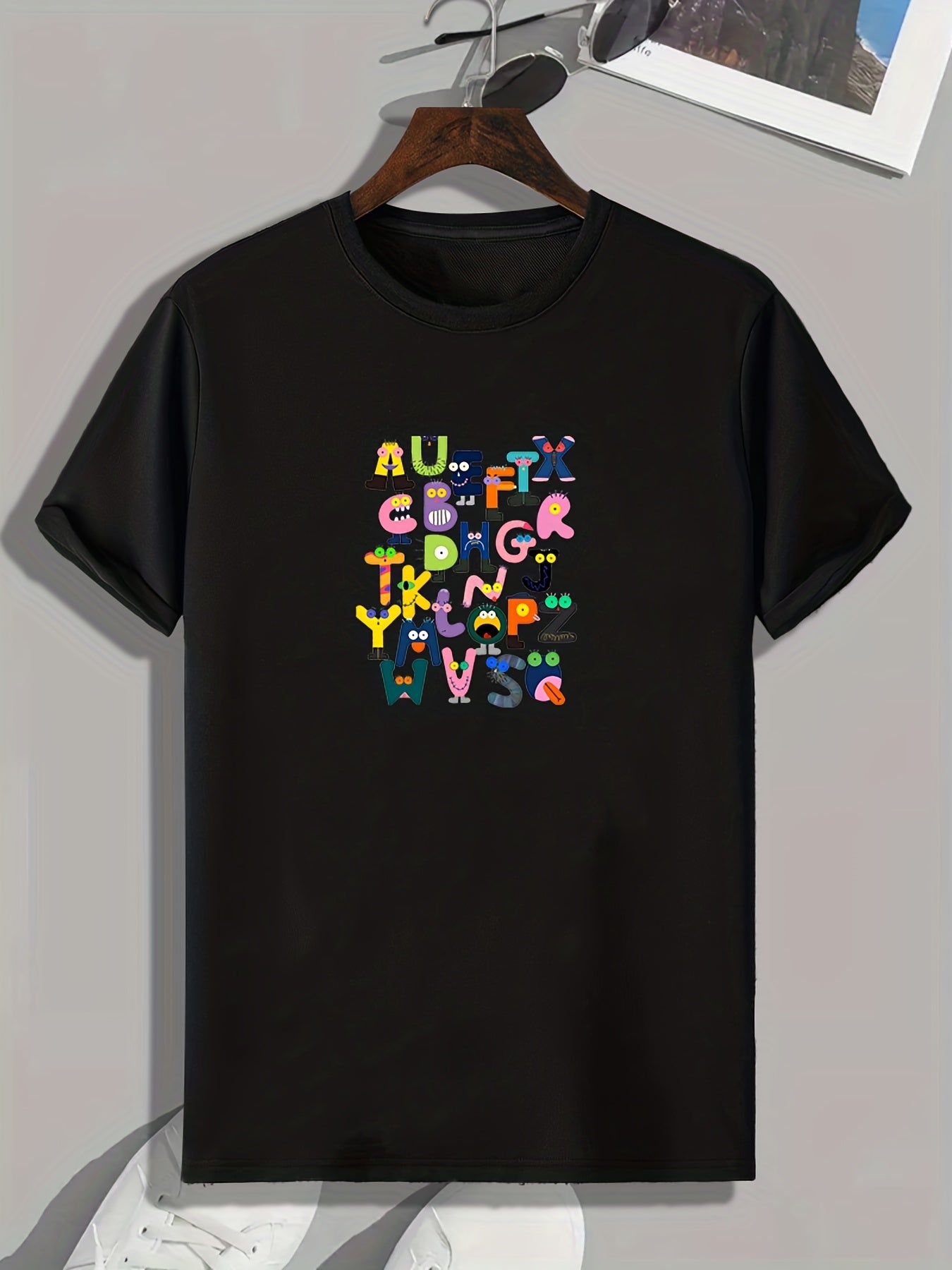 Men's Alphabet Pattern T-shirt for Outdoor Activities