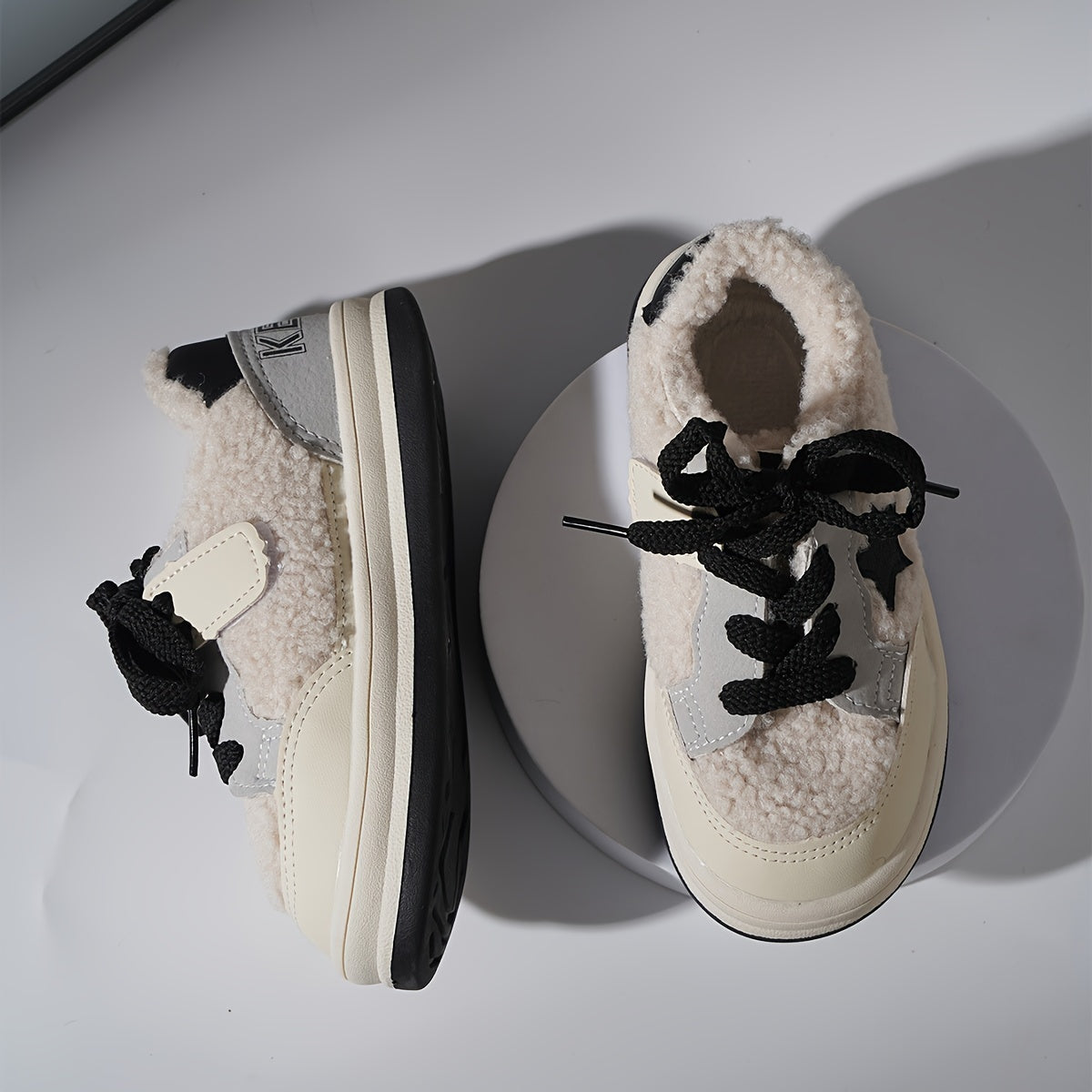 Casual Star Decor Lace Up Skateboard Shoes For Girls