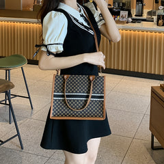 Women's Geometric Pattern Crossbody Bag Large Capacity Mobile Phone Handbag