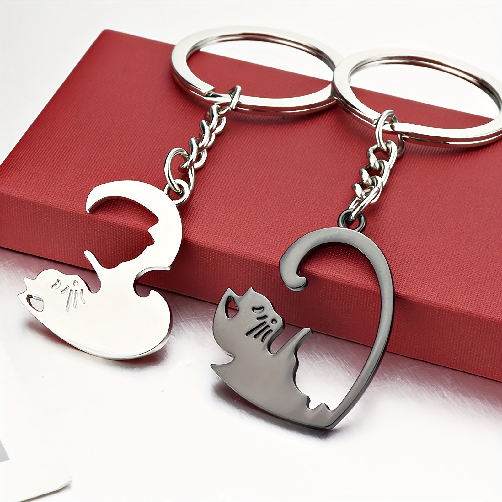 Heart Shaped Cat Keychains - Ideal Gift for Loved Ones