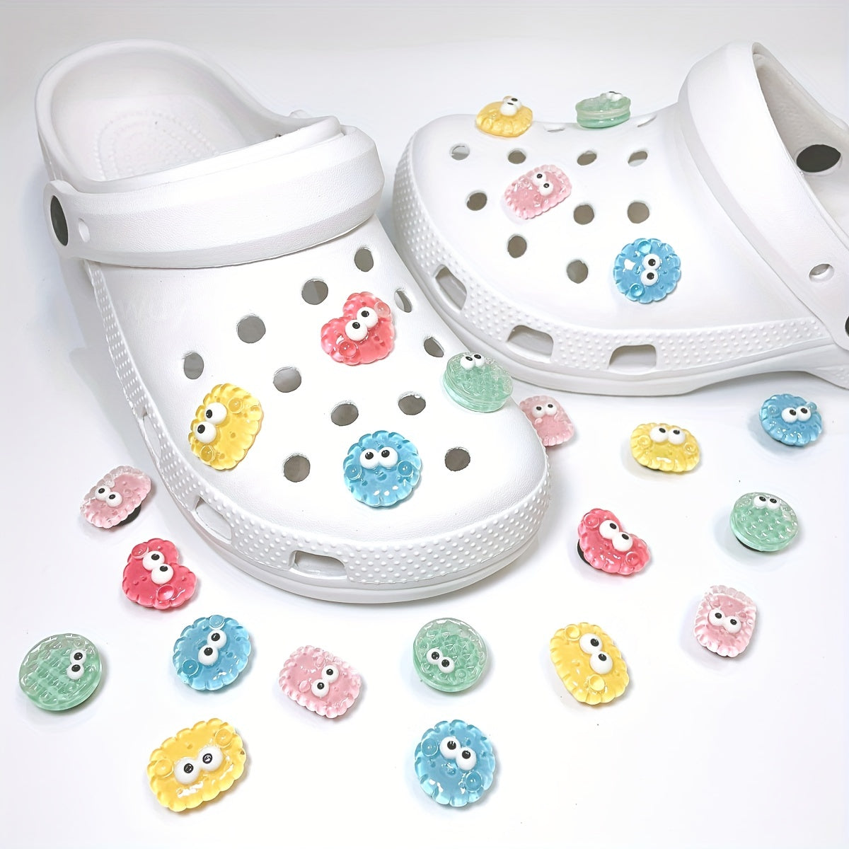 10pcs 3D Shoe Charms Eyes Biscuit Sandals Decoration