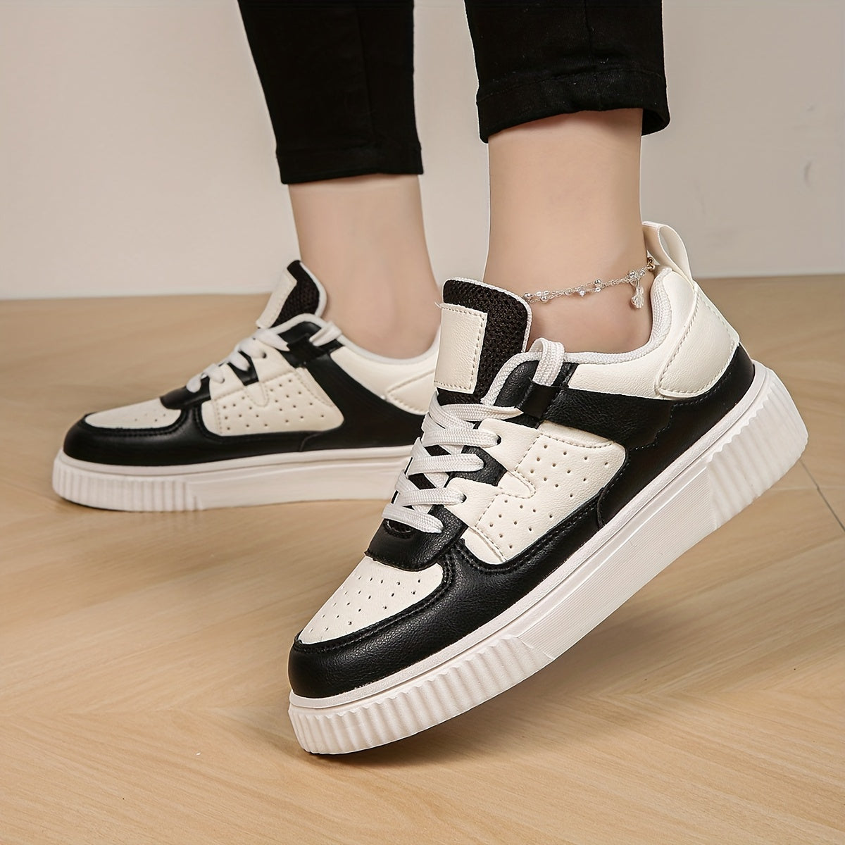Fashionable Flat Sports Sneakers Slip-resistant Sport Shoes