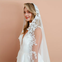 Vintage Lace Bridal Veil with Floral Embroidery