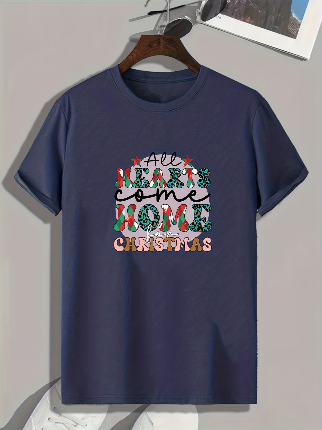 Christmas Letter Print Men's Sports T-shirt - Gift for Fitness Enthusiasts
