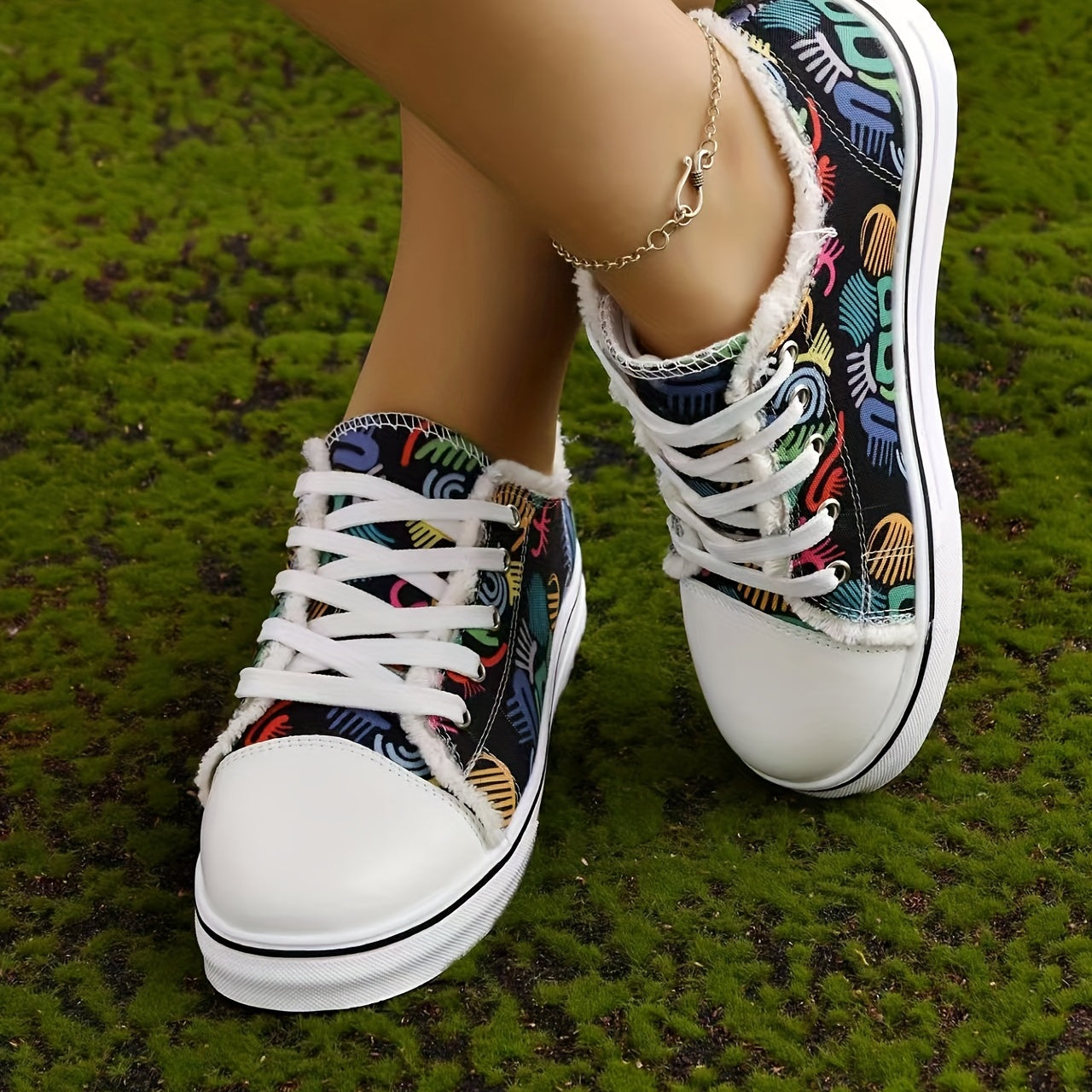 Women's Graffiti Printed Canvas Shoes Lace Up Low Round Toe Flat Comfy Shoes