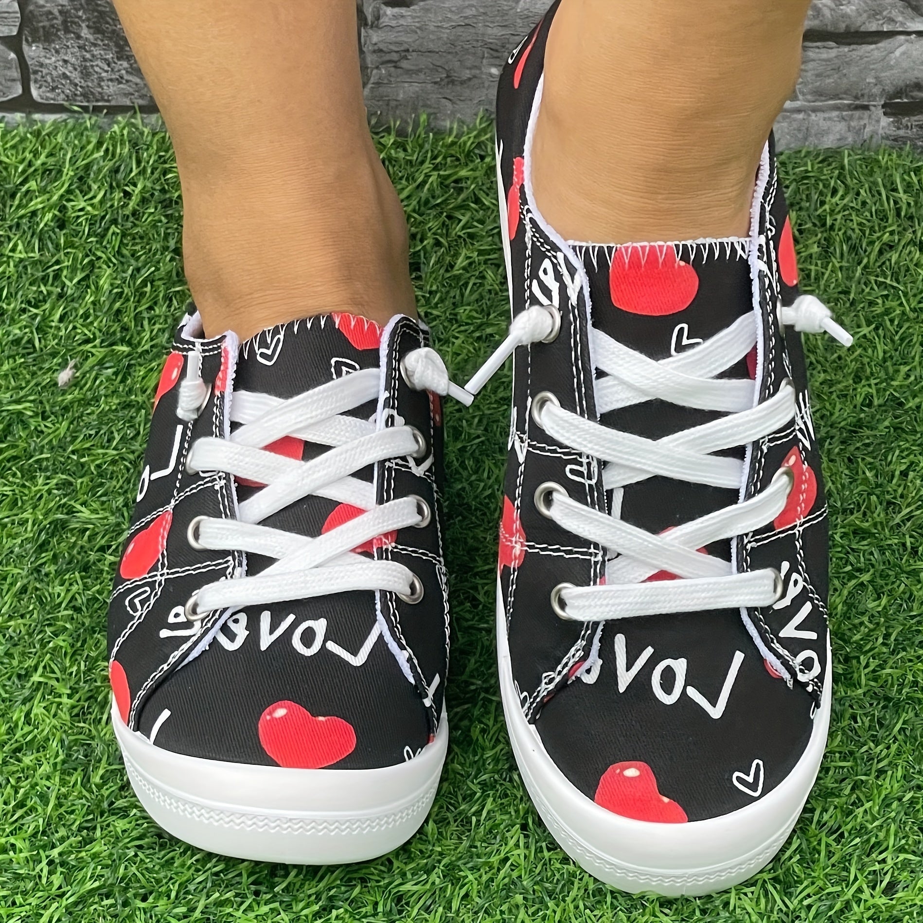 Fashionable Couple LOVE Red Heart Flat Skate Shoes