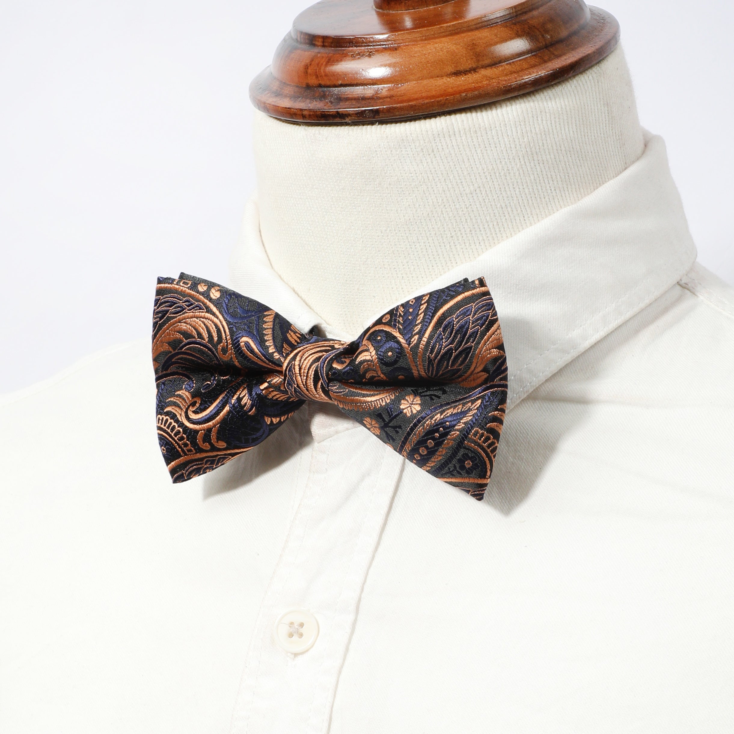 Men's Feather Pattern Embossed Bow Tie