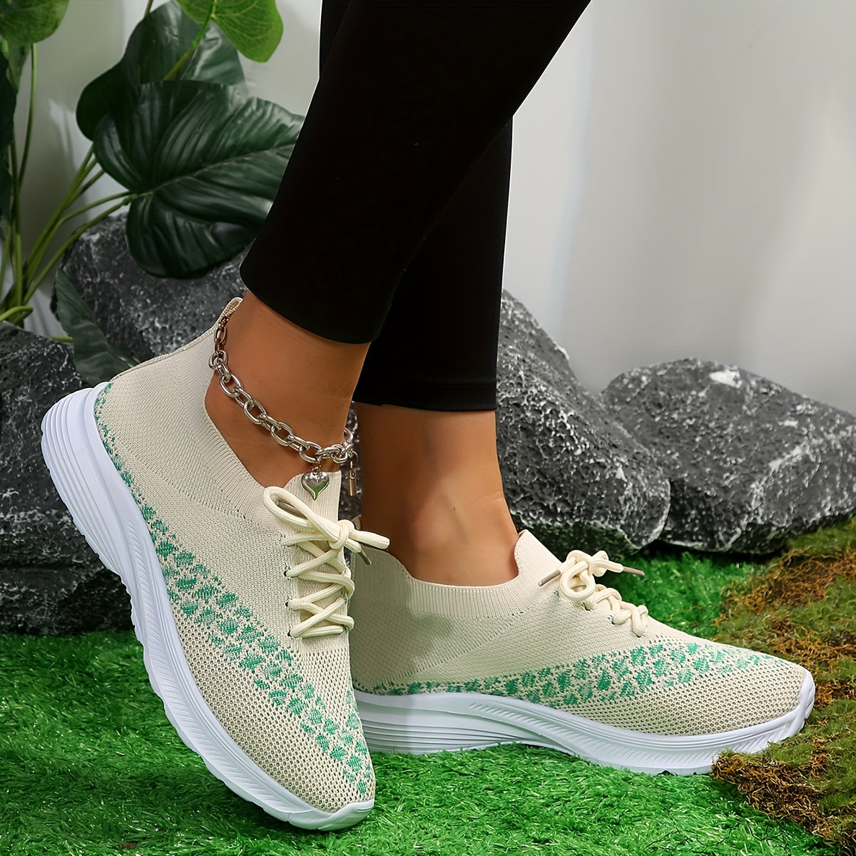 Women's Mesh Breathable Running Shoes Lightweight Lace Up Sneakers