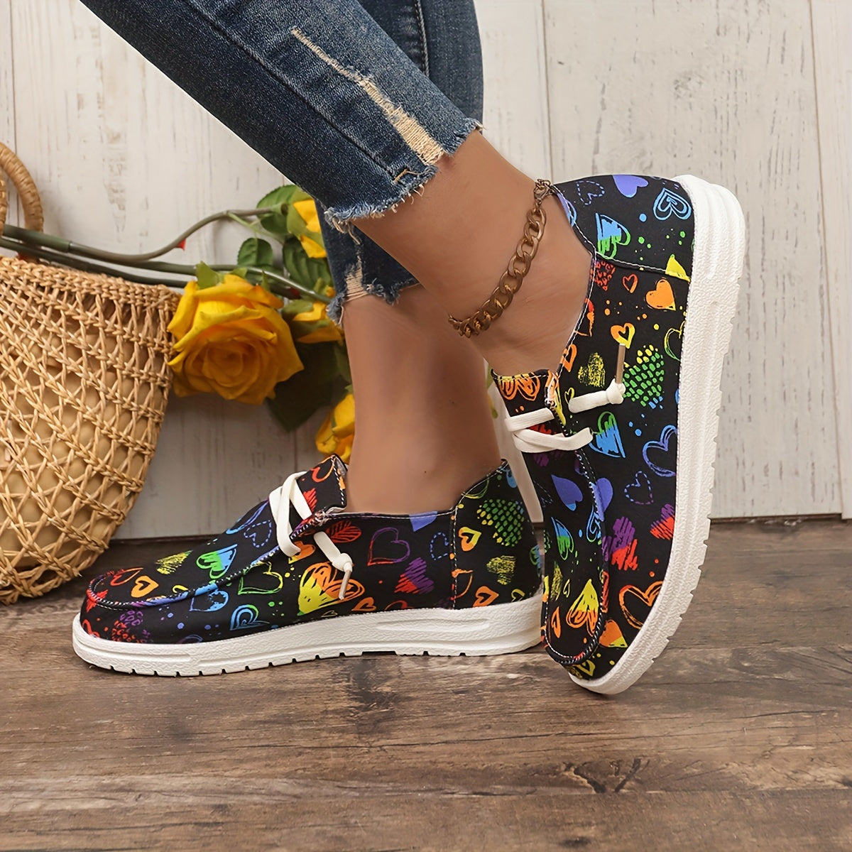 Heart Pattern Skate Shoes Women Flat Lightweight Lace-up Canvas Sneakers
