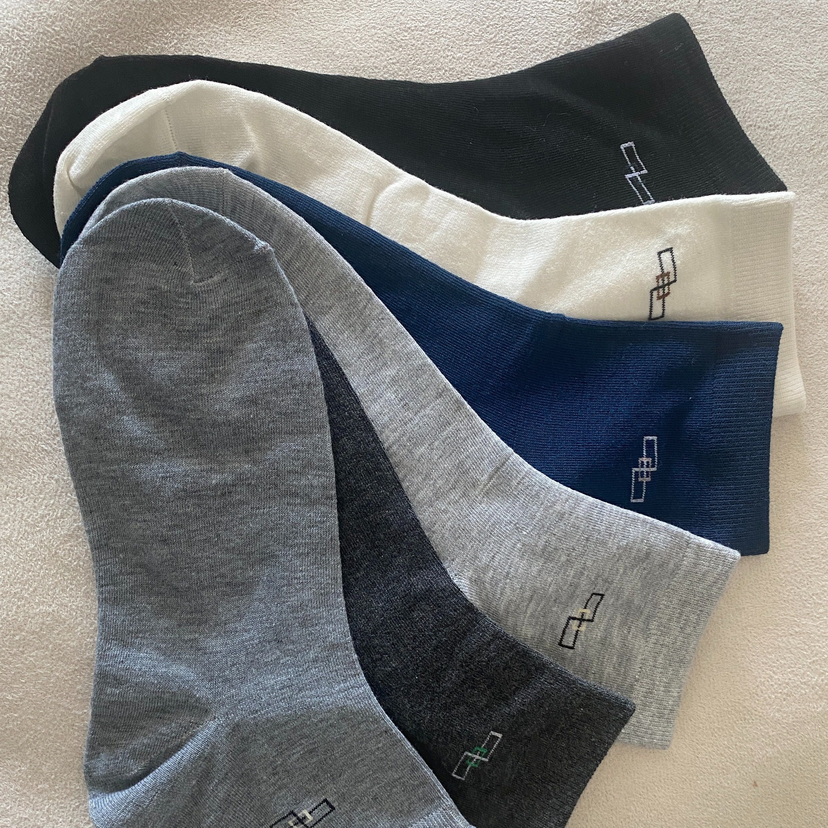 6 Pairs Men's Solid Crew Socks Cotton Blend Casual Unisex Socks