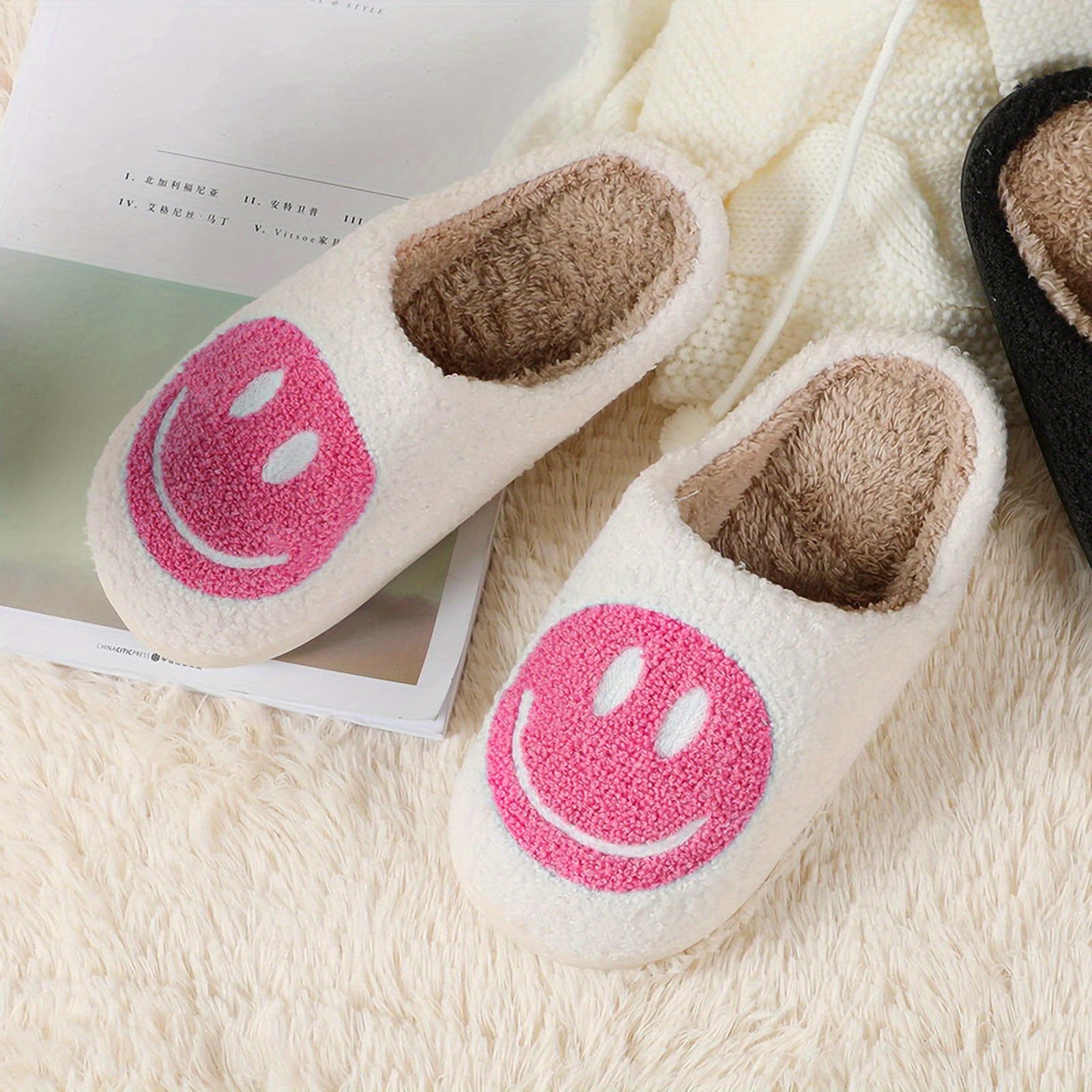 Women's Smile Face Plush Slippers Warm & Cozy Fuzzy Shoes