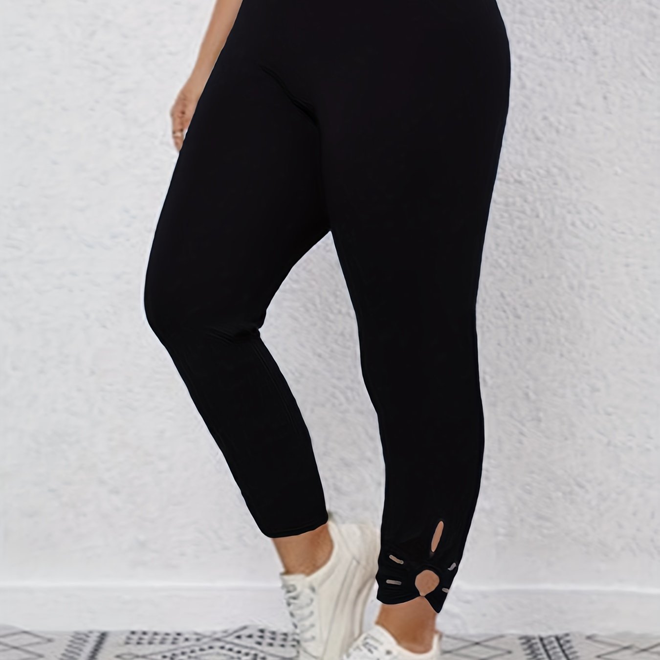 Sporty Plus Size Cut Out Tummy Control Yoga Leggings