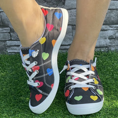Colorful Heart Print Breathable Skate Shoes Casual Flat Canvas Sneakers