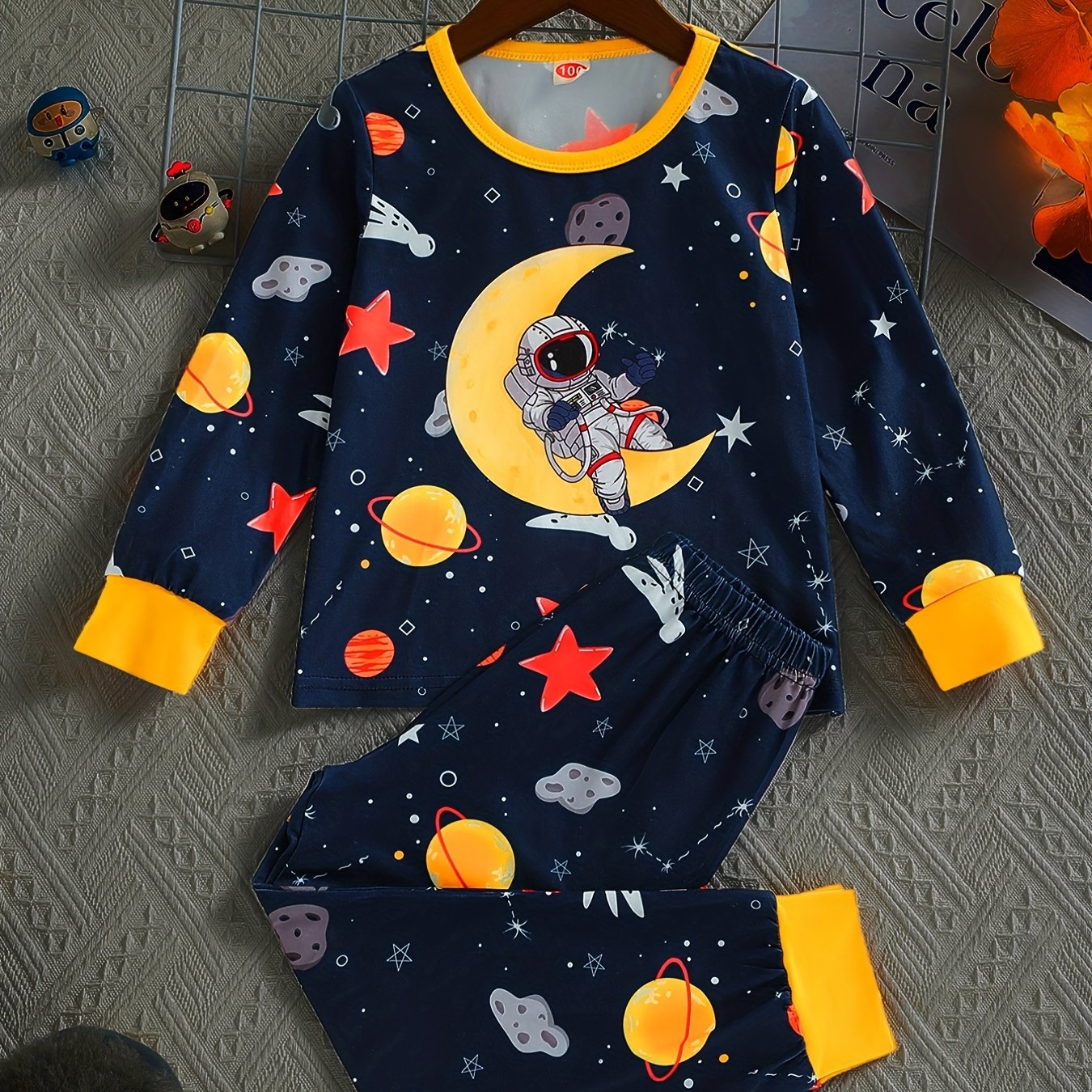 Boys 2pcs Astronaut Print Pajamas Set Long Sleeve Pullover Top & Pants